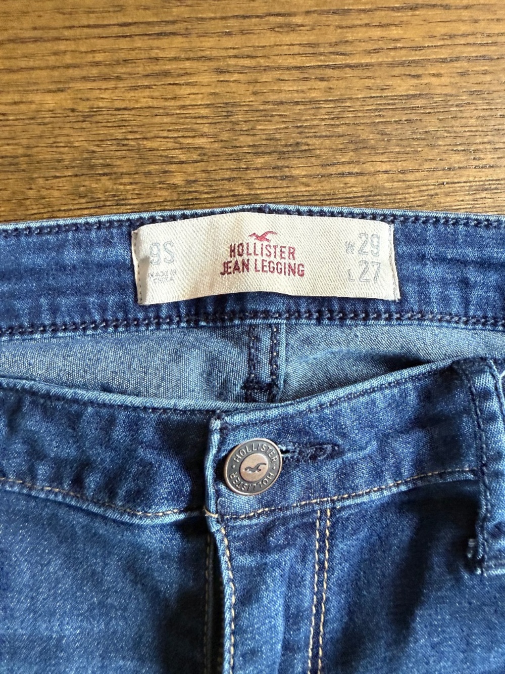 Hollister Size 9 Short Jean Leggings
